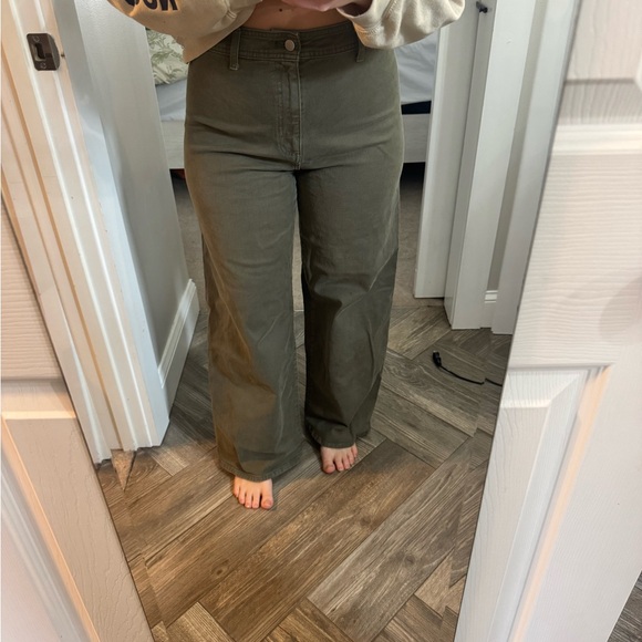 Universal Thread women’s high rise, wide leg olive green ankle pants size 10 - Picture 5 of 6